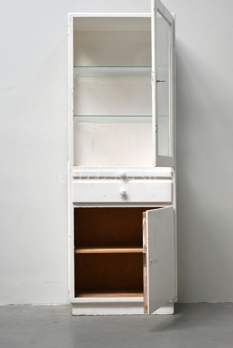 Detail van Dokterskast, wit, materiaal hout